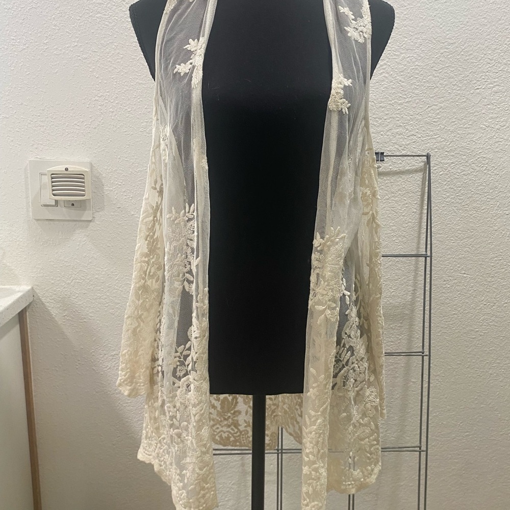 Charming Charlie Lacy Cold Shoulder jacket. Sz XL